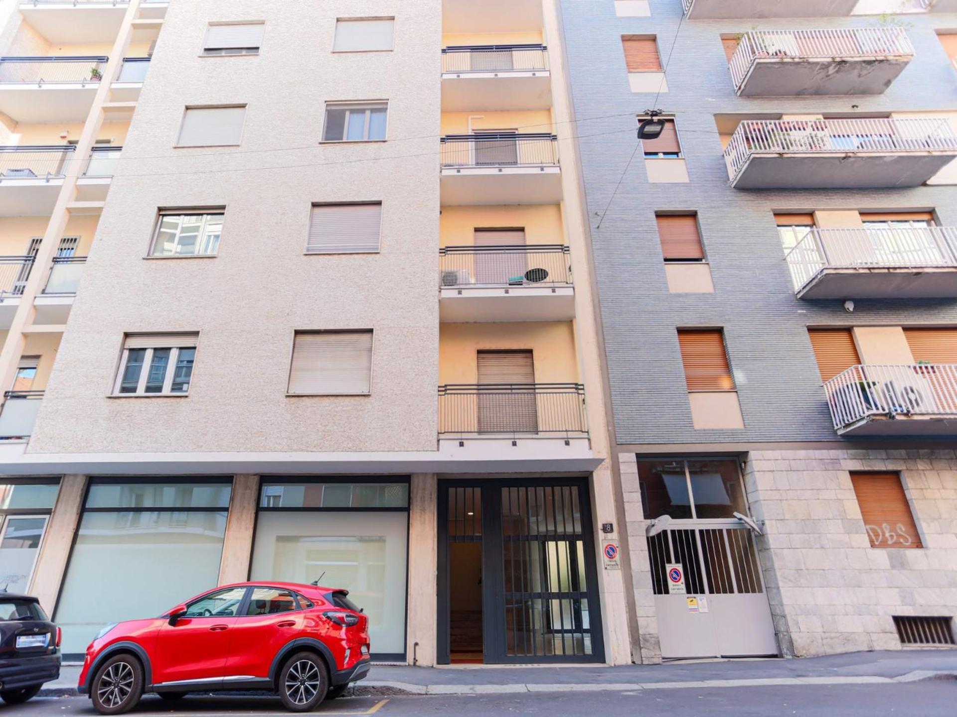 The Best Rent - Spacious And Renovated Multi-Room Apartment In The Missori Area Milano Esterno foto