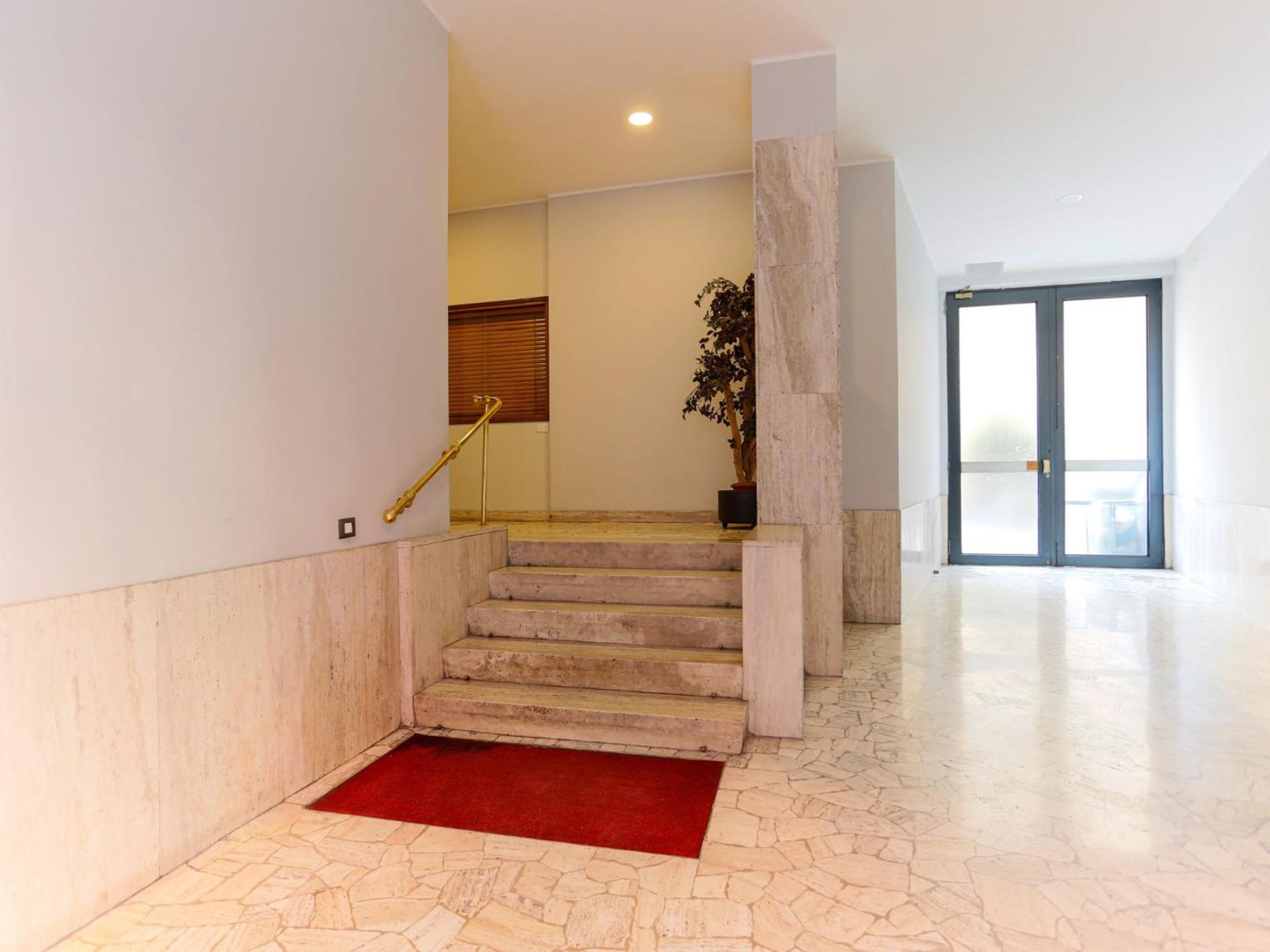 The Best Rent - Spacious And Renovated Multi-Room Apartment In The Missori Area Milano Esterno foto